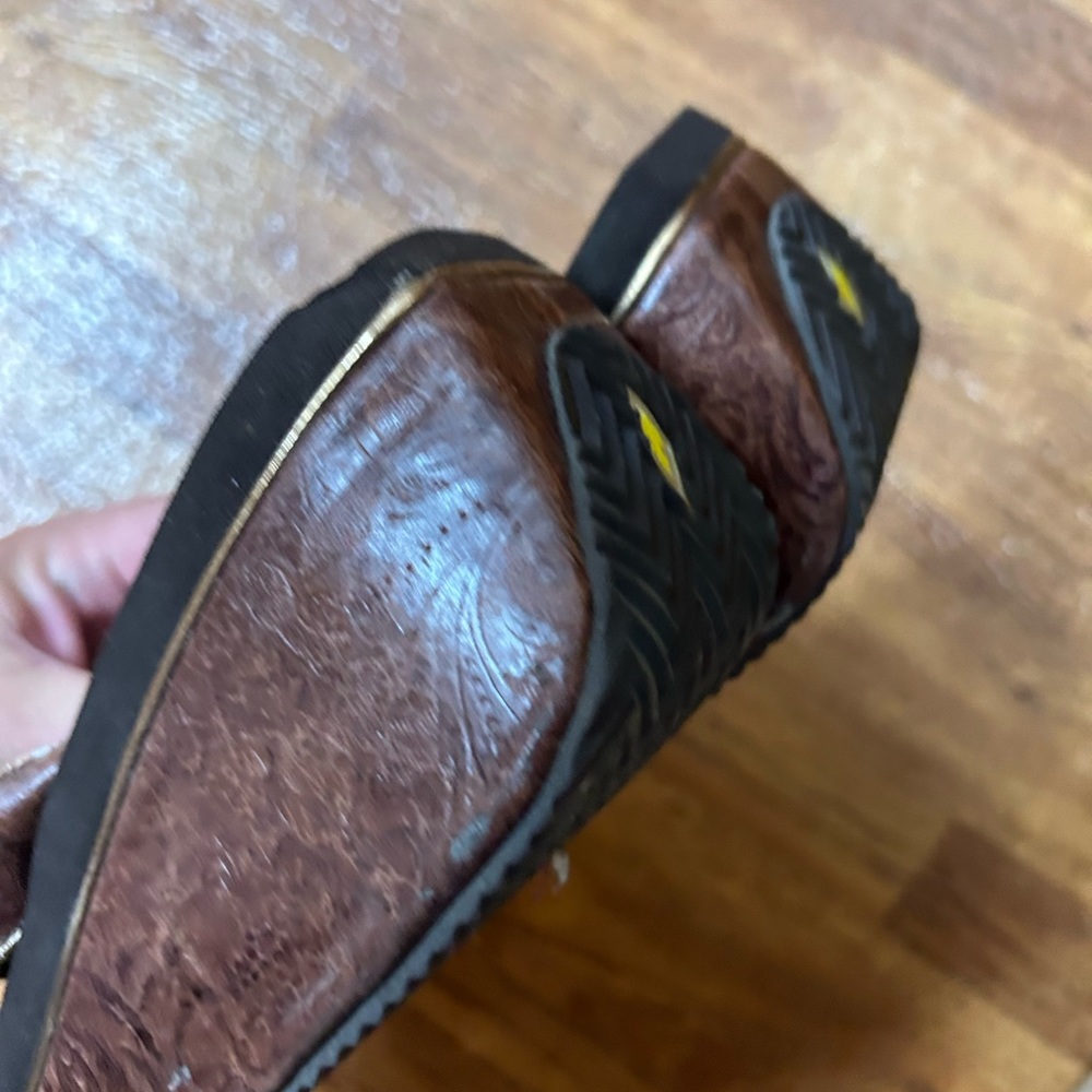 Volatile flip flops - Picture 6 of 7